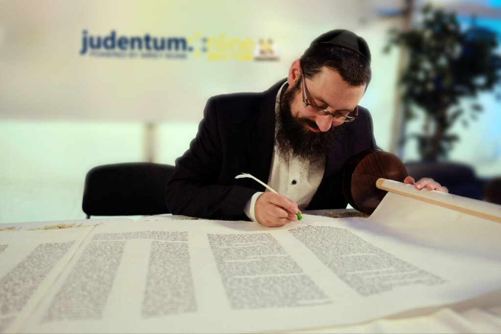 Wir schrieben eine neue Torah-Rolle in Wien